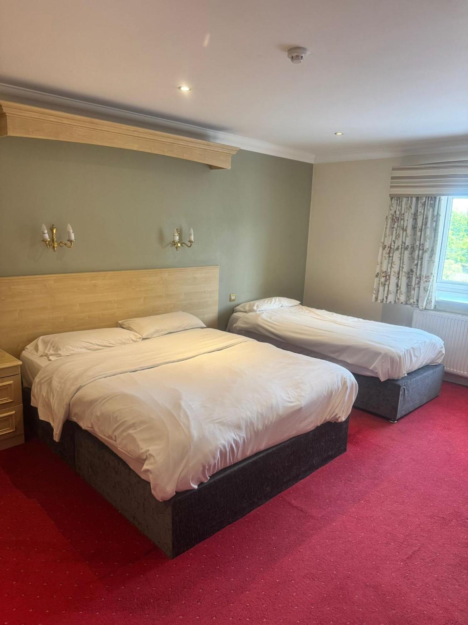 Consort Hotel 3*