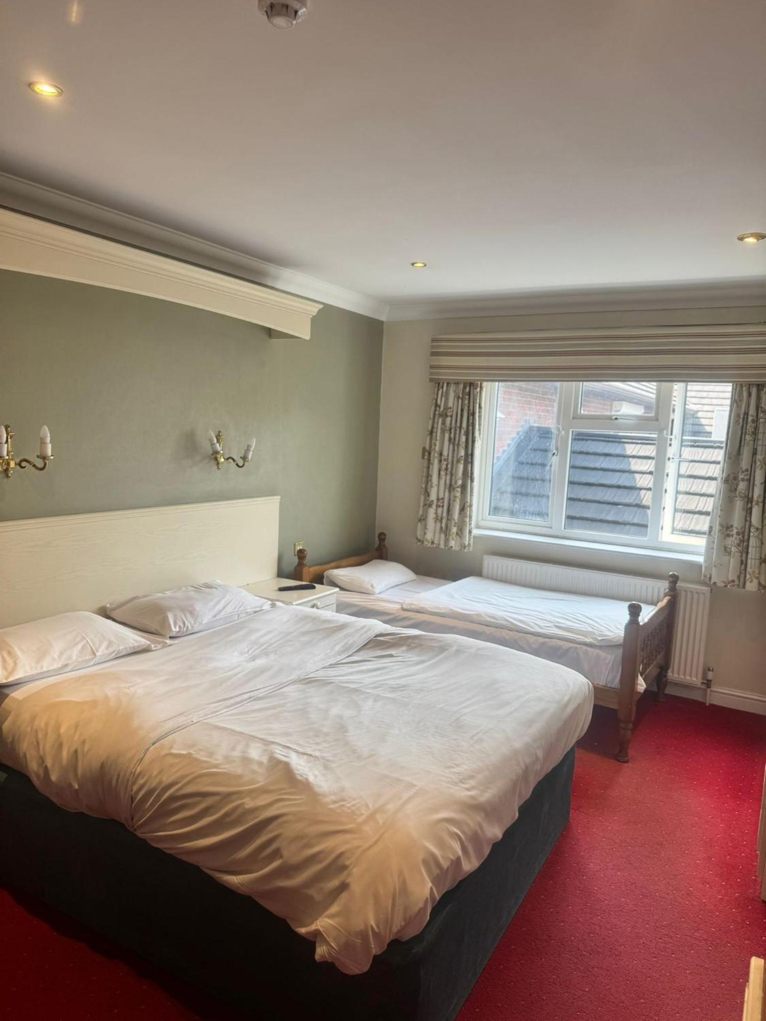 Consort Hotel