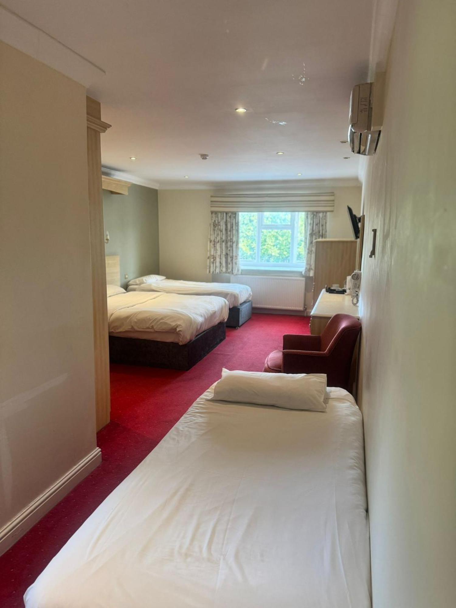 Consort Hotel 3*