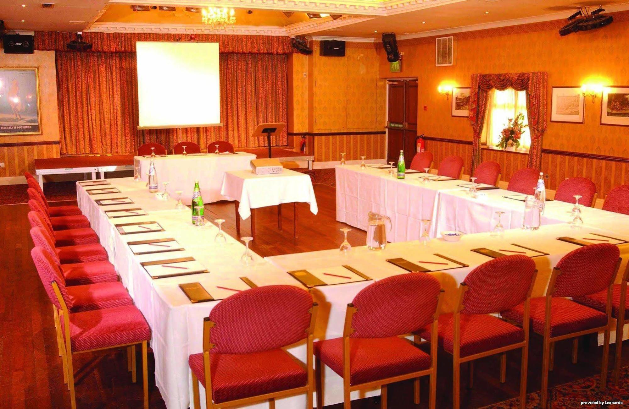Consort Hotel 3*
